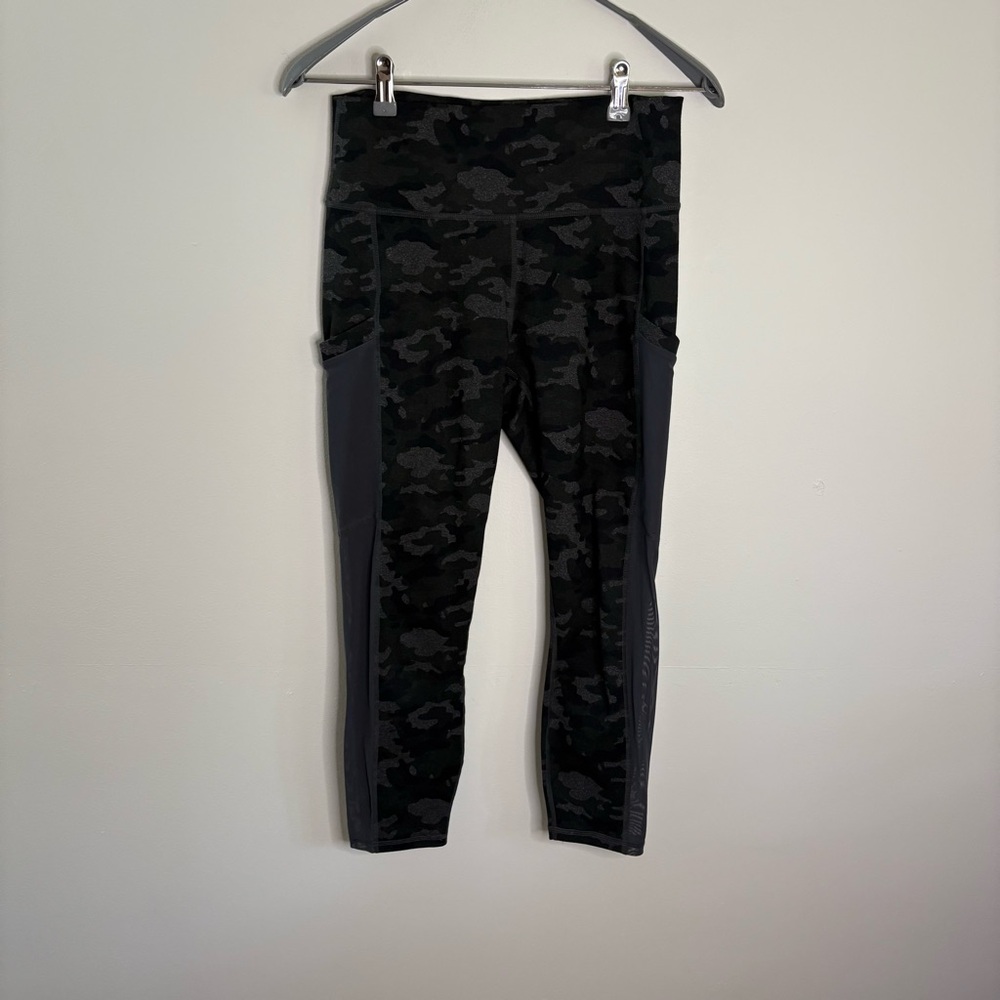 Fabletics Black and Gray Leggings Womens size 28 yoga gym pants